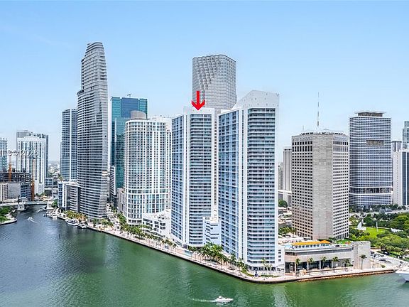 4th image of 325 S Biscayne Blvd