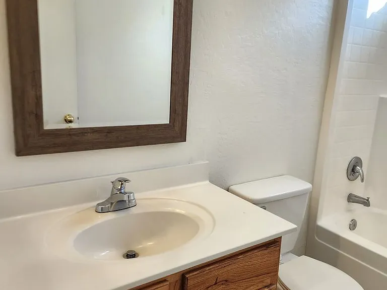 12574 W Lisbon Ln — Photo 10