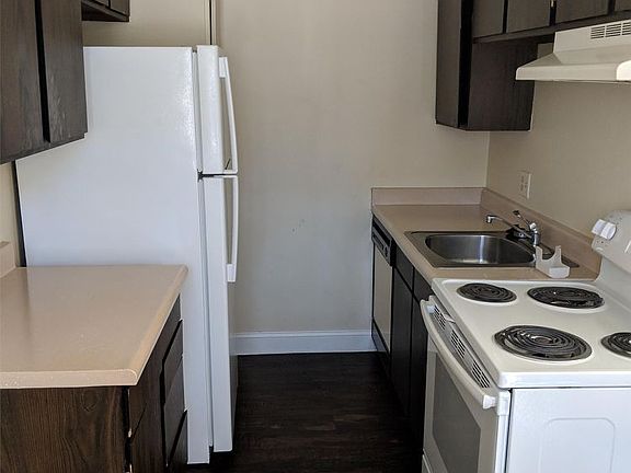 4th image of 2290 Long St APT 15