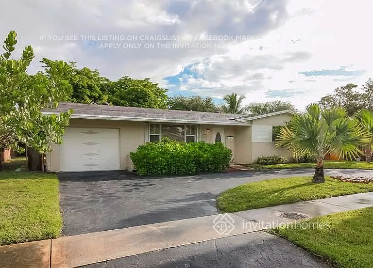 7041 SW 2nd Ct — Photo 2