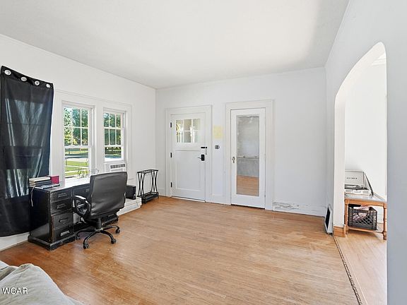 4th image of 523 N Washington St