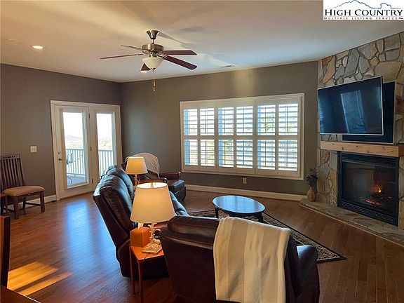 2nd image of 40 Club Villa Drive #511