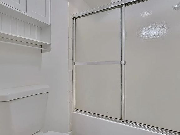 2nd image of 104 N Rose St