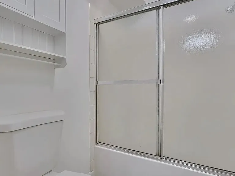 104 N Rose St — Photo 2