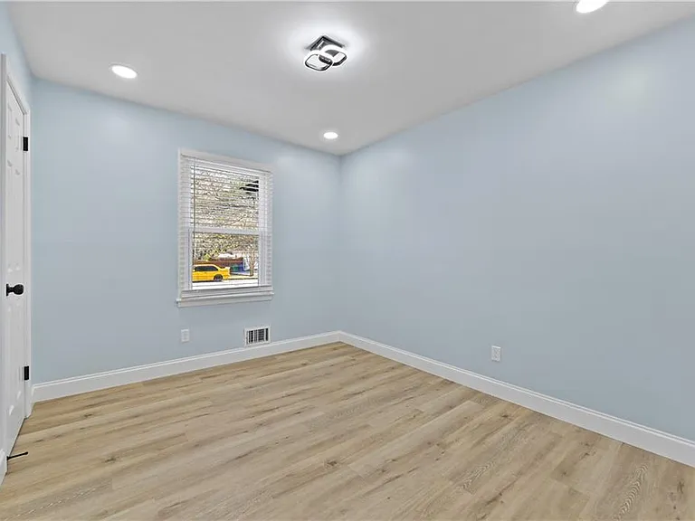 1728 Wayland Cir — Photo 8