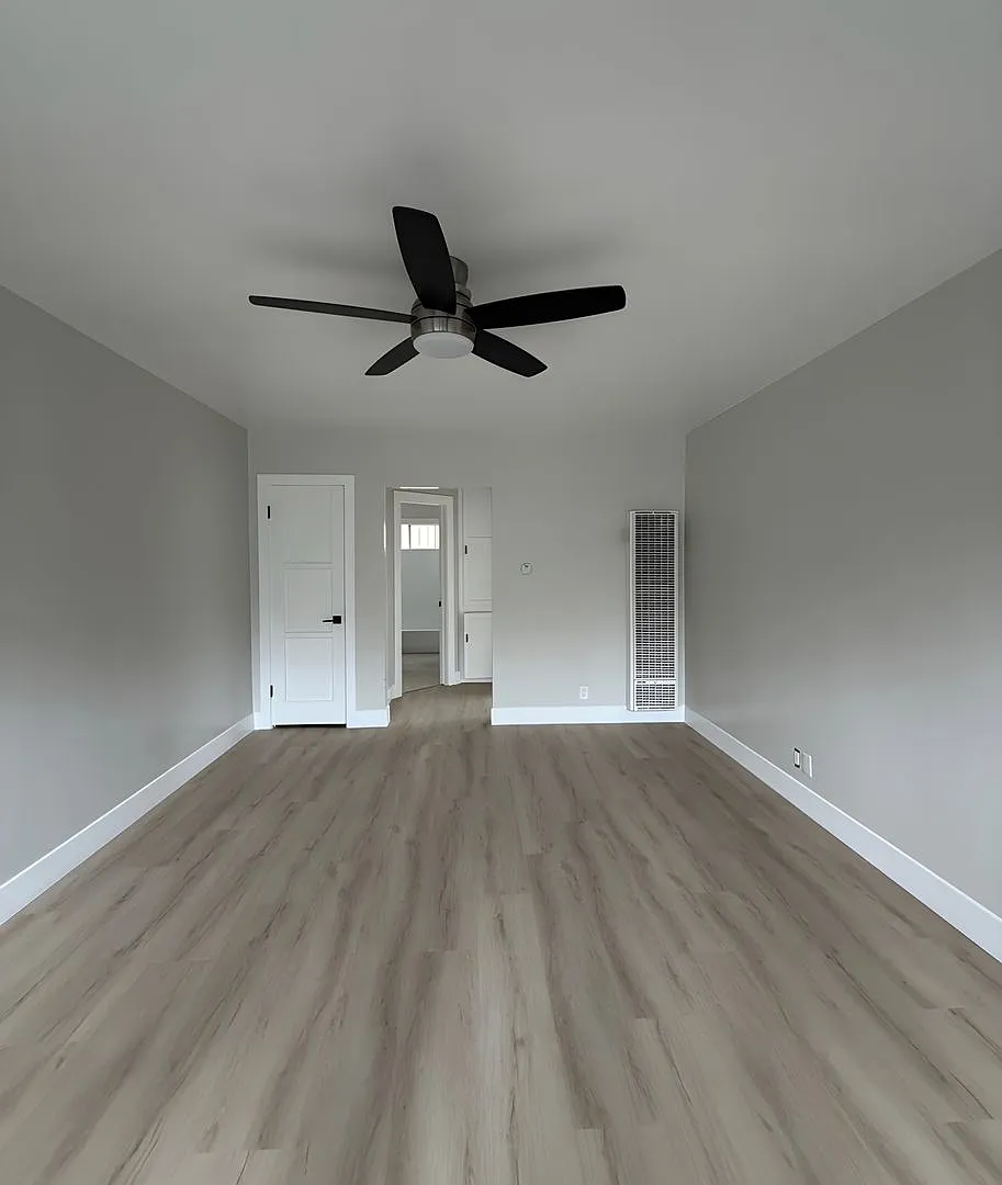 3039 W. Vernon Ave. — Photo 2