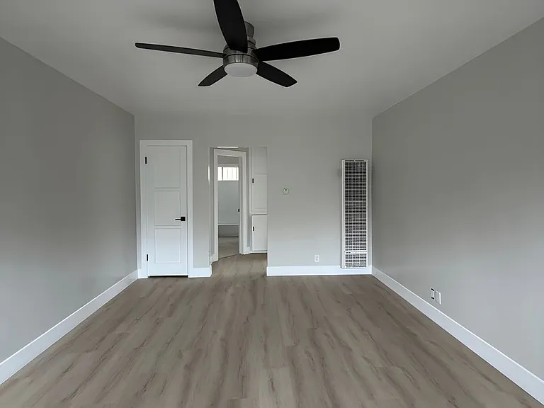 3039 W Vernon Ave — Photo 3