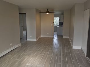 321 W Hawthorne Cir #3B, Mount Prospect, IL 60056