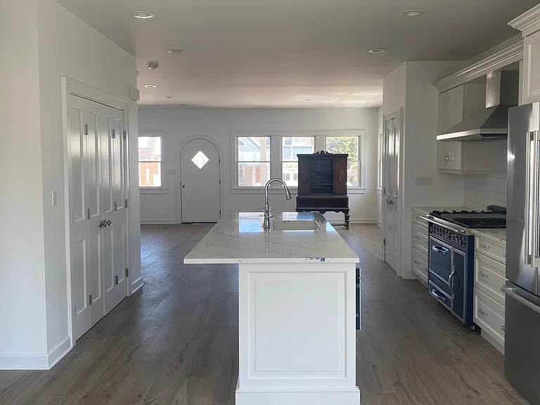 111 Lynbrook Ave — Photo 8