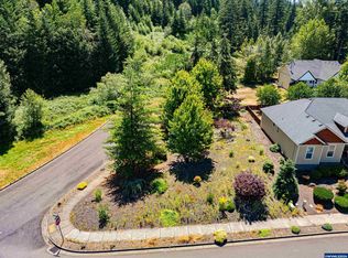 985 Pinetop St, Sweet Home, OR 97386