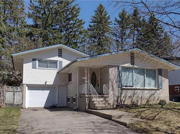 132 Forest Hill Dr, Kitchener, ON N2M 4G3
