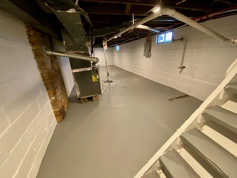 429 N Linwood Ave — Photo 8