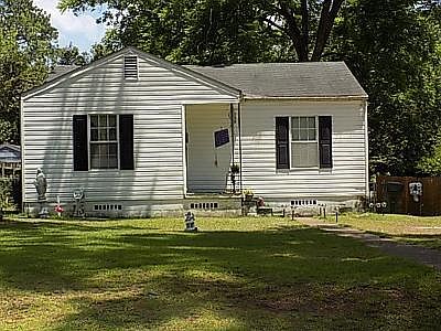 1st image of 1304 Greenwood Dr
