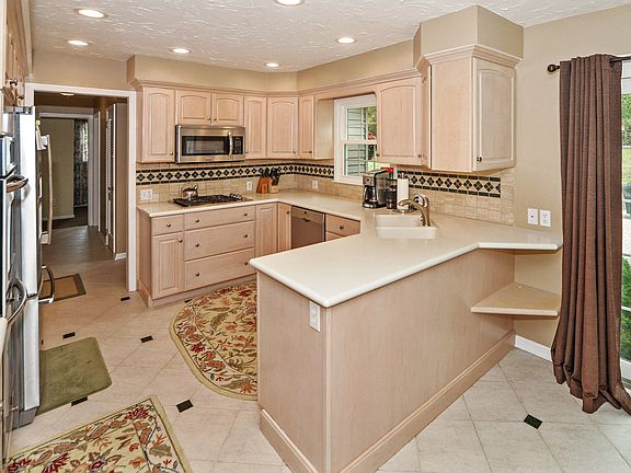 5th image of 535 Berrywood Ln