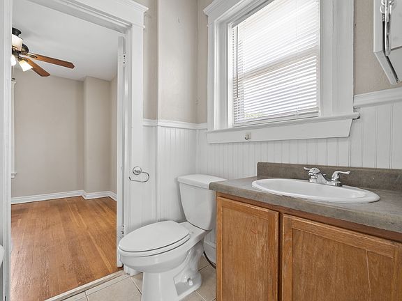5th image of 916-918 E 39th St #2W
