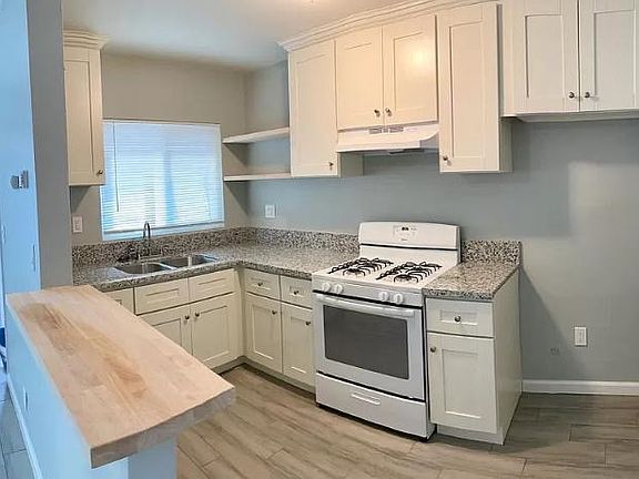 2nd image of 3531 Farquhar Ave #2
