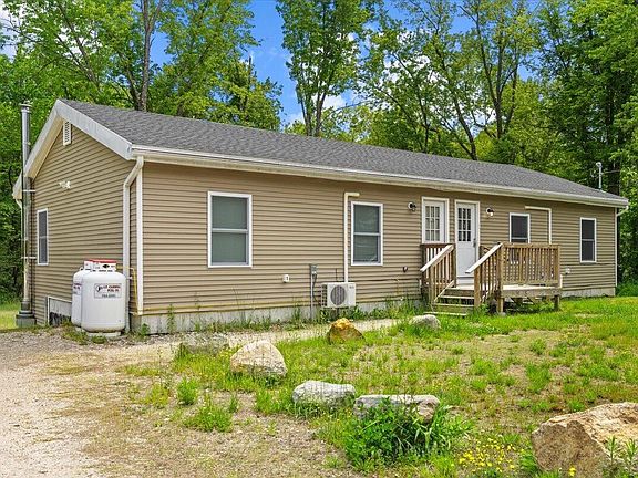 3rd image of 71 Sebago Road