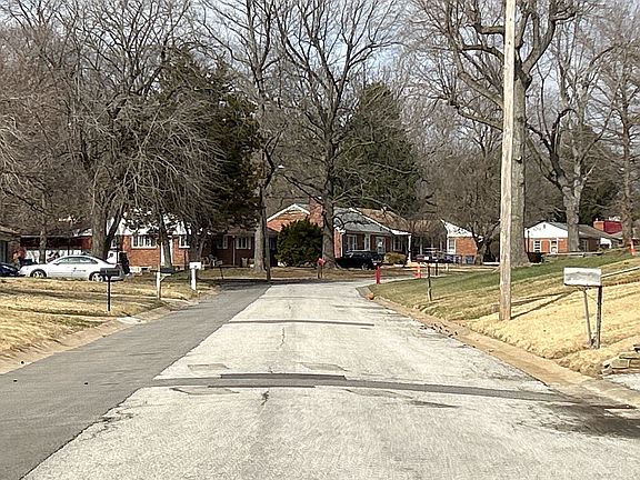 4th image of 47 S Floridale Ave