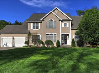 65 Centennial Dr, Milford, CT 06461