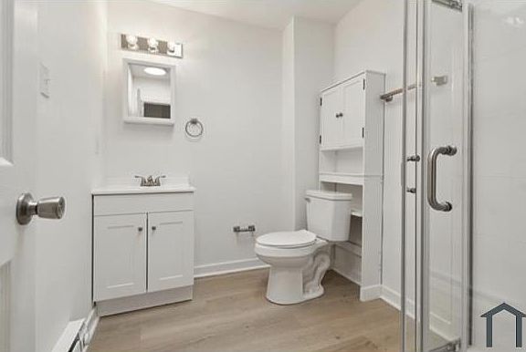 4th image of 5554 Lansdowne Ave Floor 2