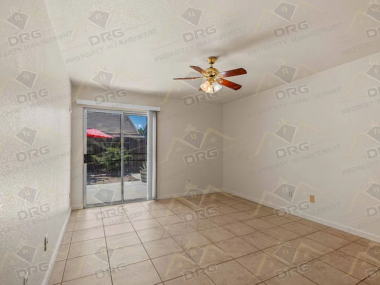 3524 Hallsboro Ct — Photo 16