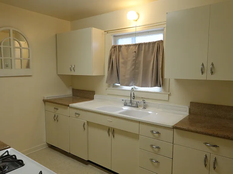 608 1/2 Sierra Blvd #A — Photo 6