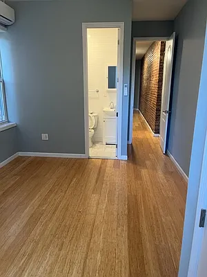 Rented by Alexander Bilu, LREB | media 7