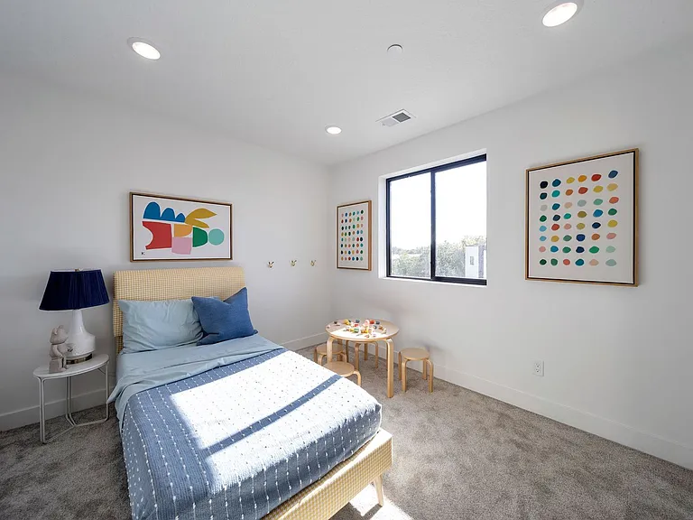 Quincy Townhomes — Photo 11