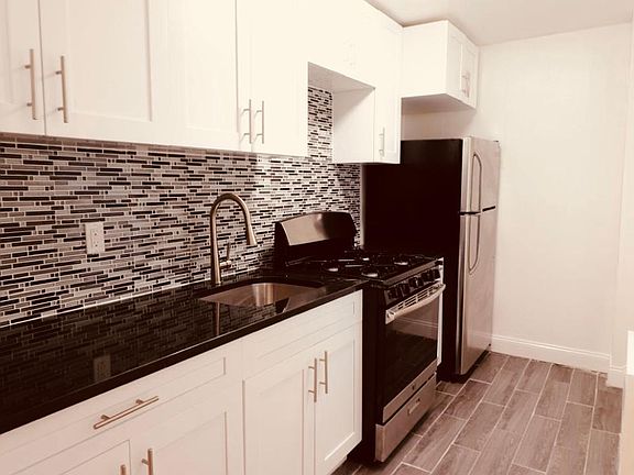 3rd image of 932 Bronx Park S APT 4C