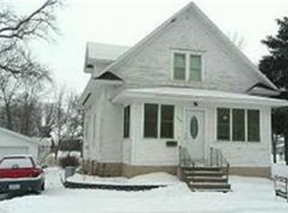 705 W 1st St, Sumner, IA 50674