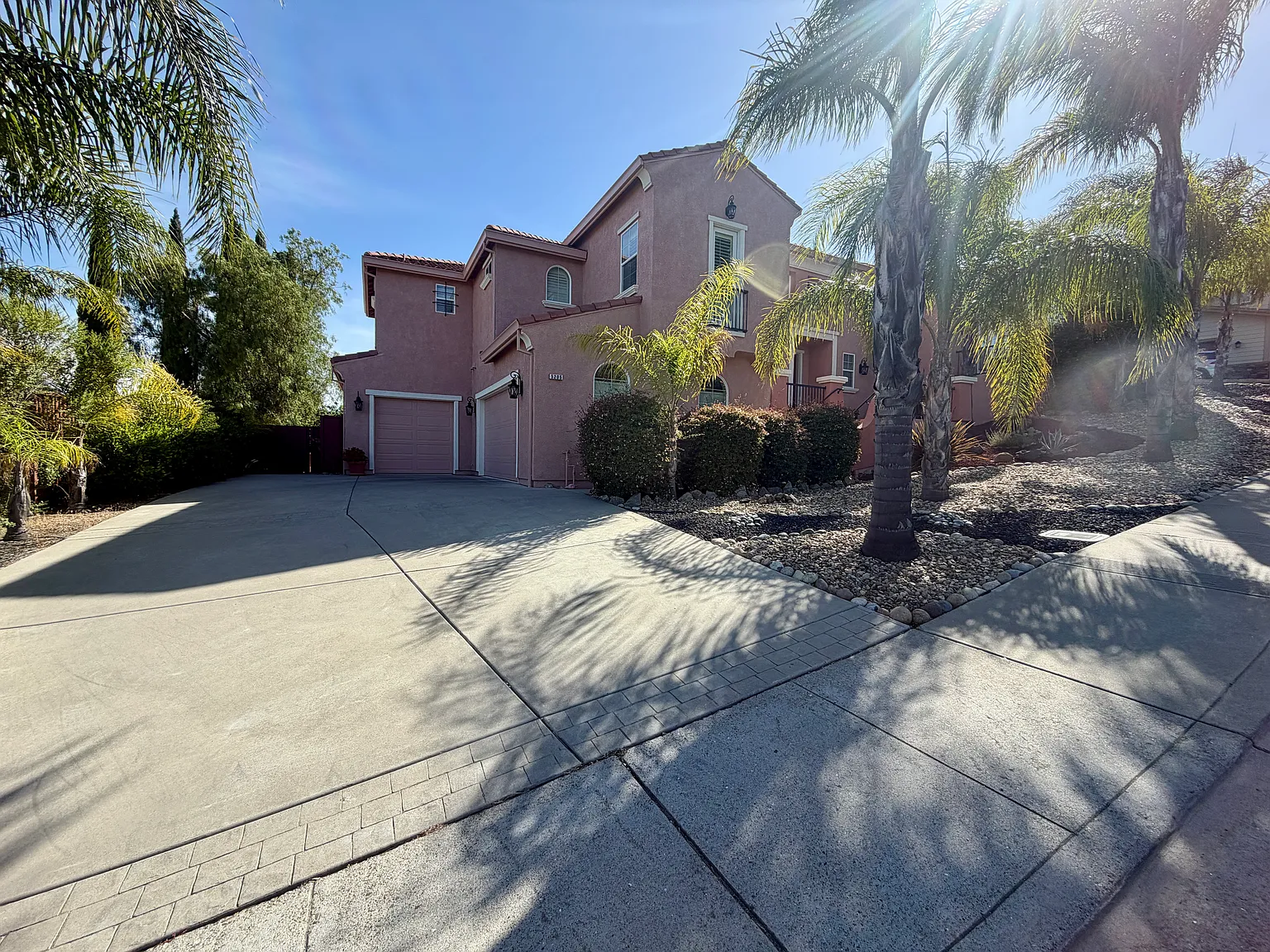 4 bed, 3476 sqft, $5,800 — Photo 4