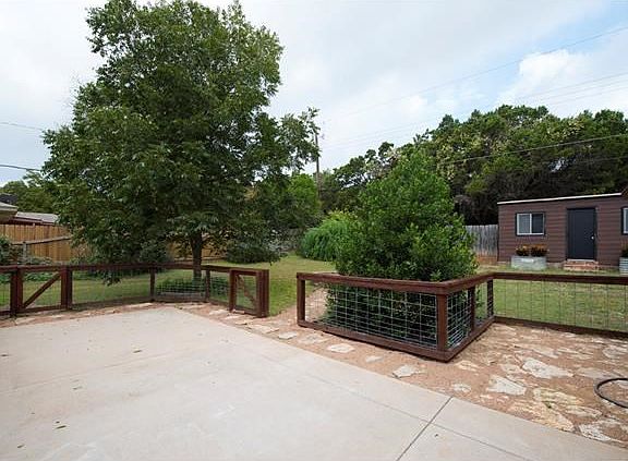 3rd image of 11506 Trinity Hill Dr