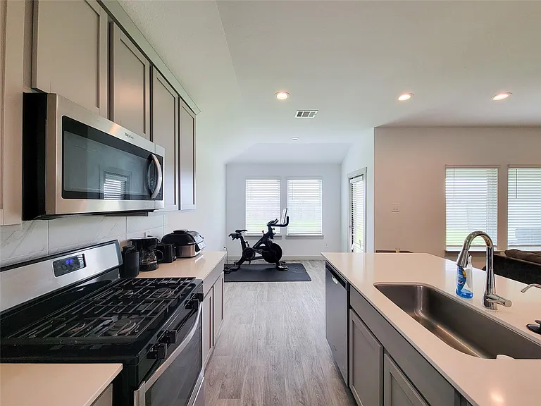 7919 Grey Wolfe Ln — Photo 14