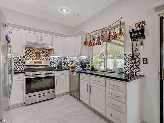 5th image of 8579 Ebony Hills Way