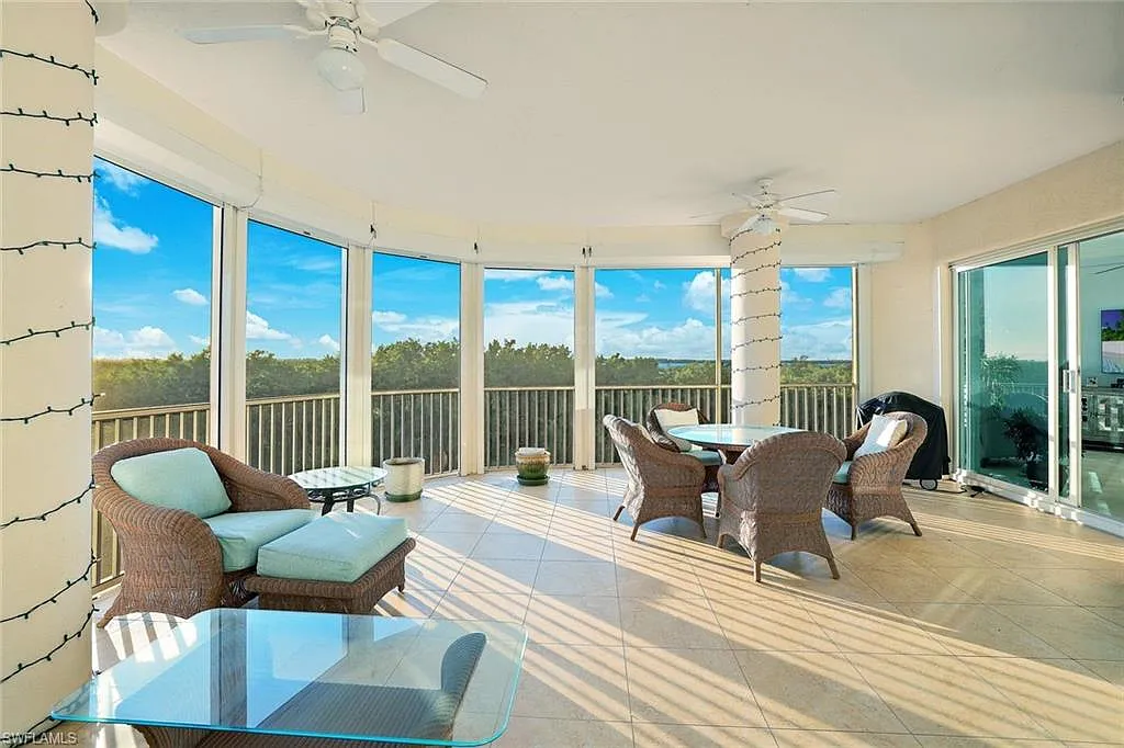 3 bed, 3.0 bath, 2728 sqft, $13,000 — Photo 1