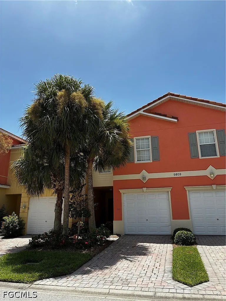 3 bed, 2.5 bath, 1819 sqft, $1,850 — Photo 2