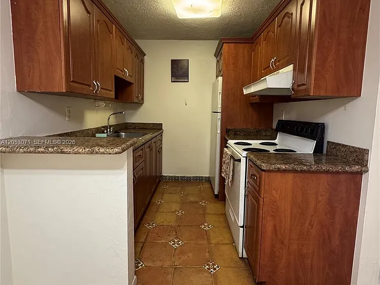 7208 Fairway Dr #I14 — Photo 4