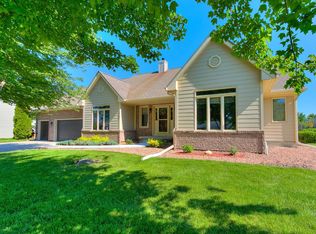 8707 NW 53rd Pl, Johnston, IA 50131