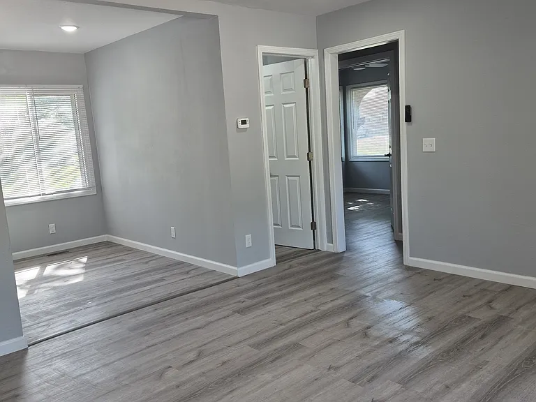 312 S Rose Hill Rd — Photo 4