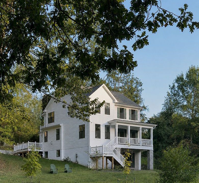 1st image of 15717 Tierra Dr