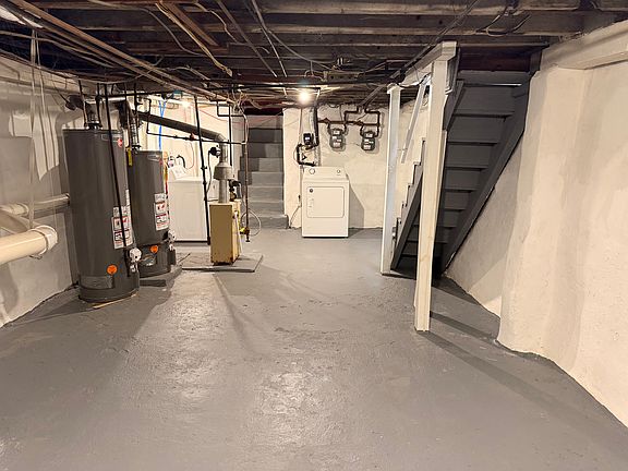 5th image of 2049 Snyder Ave Floor 1