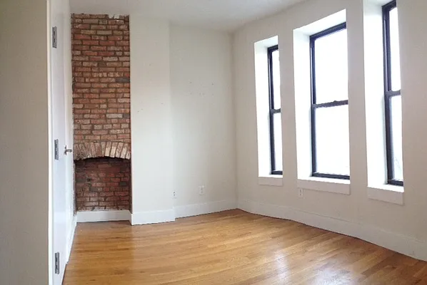 Rented by Full Time Management | media 12