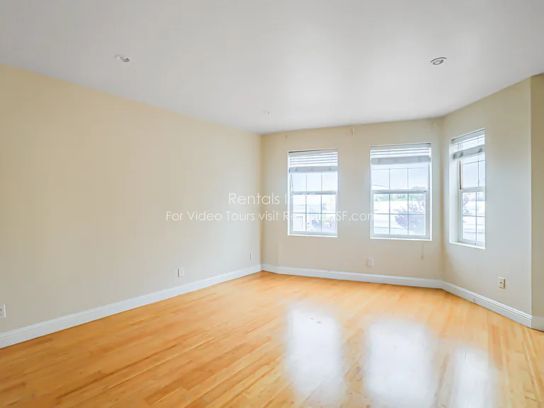 540 Griffith St — Photo 11