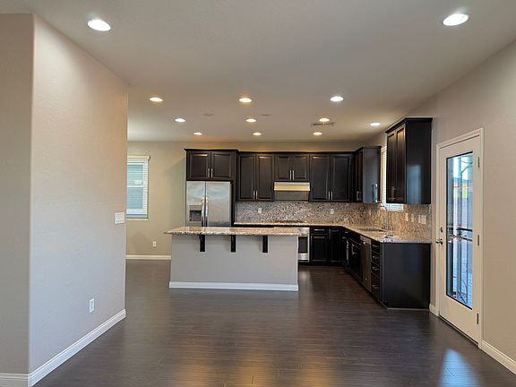 5th image of 130 Serpens Ave