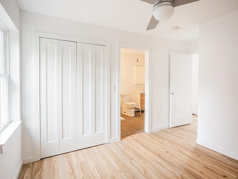 2616 Harrison St — Photo 8