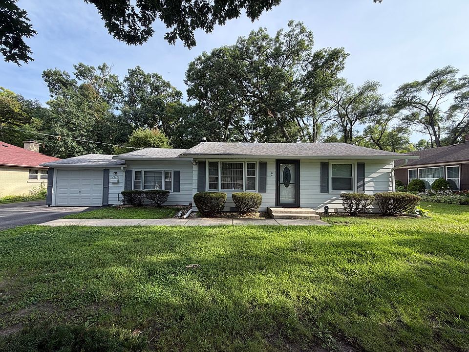 1st image of 7319 W 109th Pl