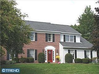 5th image of 901 Brookmont Cir
