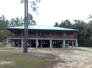 615 Leisure Ln, Holt, FL 32564