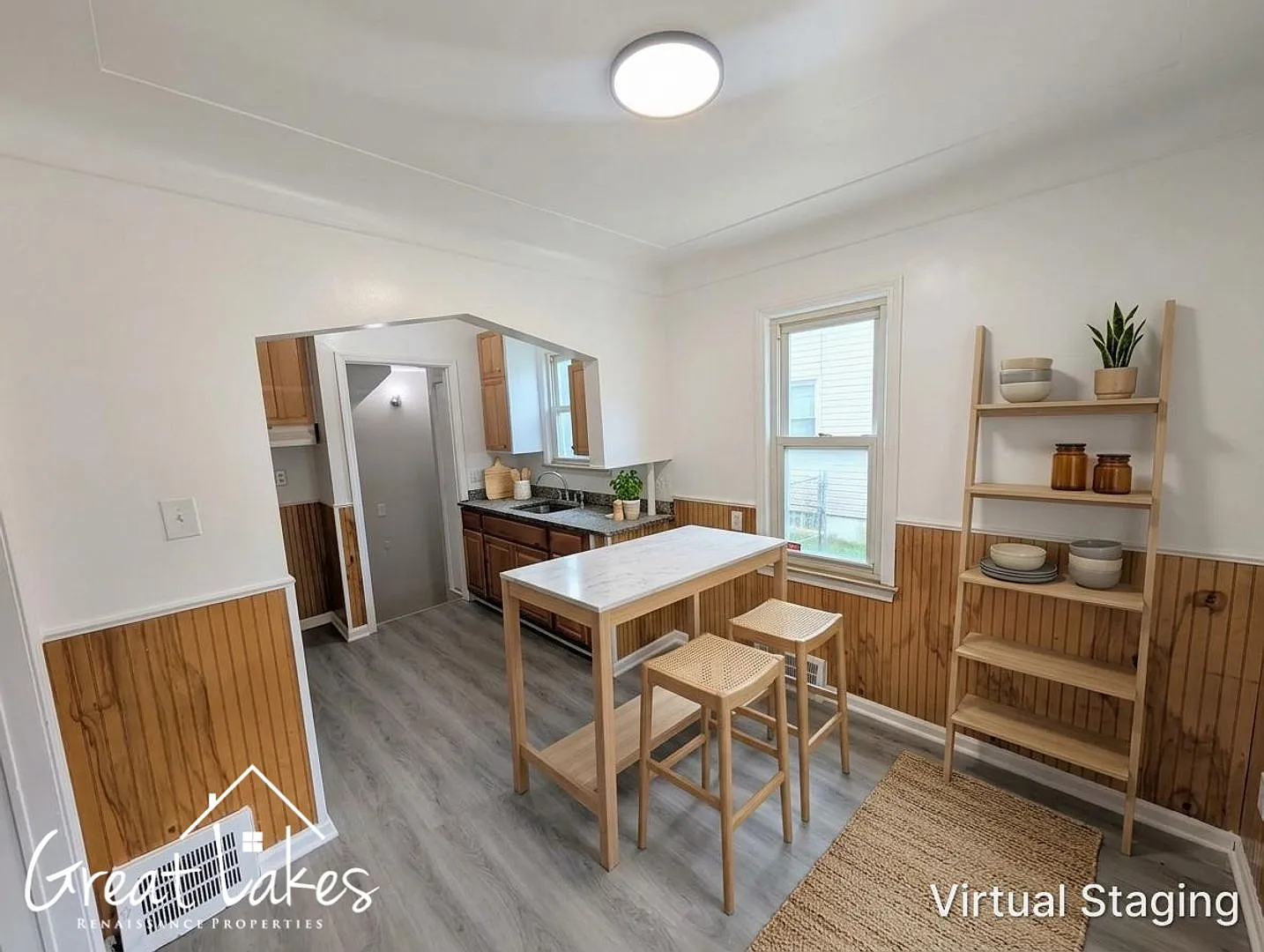 Charming 3 Bedroom 1 Bathroom now available for rent! — Photo 3