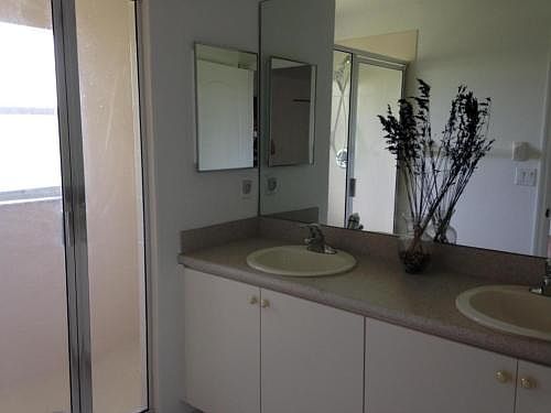 3rd image of 210 Seminole Palms Dr